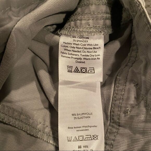 Eddie Bauer Shorts  - Picture 3 of 14